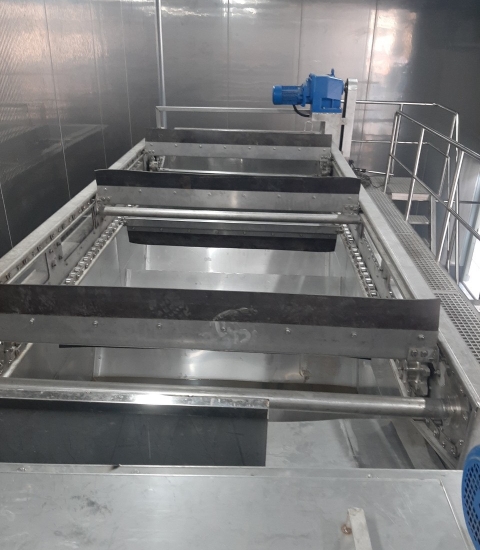 THIẾT BỊ GẠT VÁNG BỀ MẶT